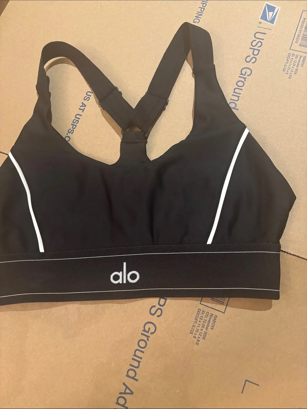 NWOT ALO Yoga Black Sports Bra with White Piping
